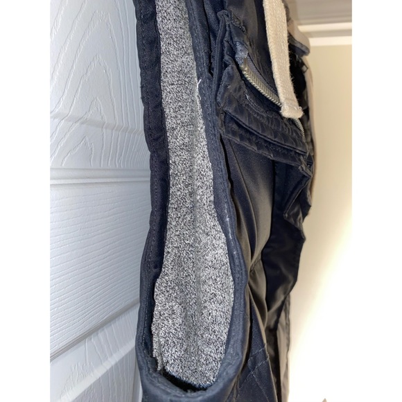 Roots Black Hooded Fall/Winter Vest - Picture 3 of 4